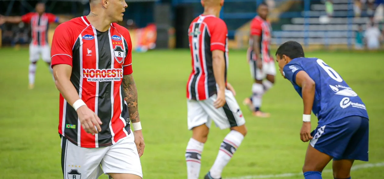 Buba, atacante do River