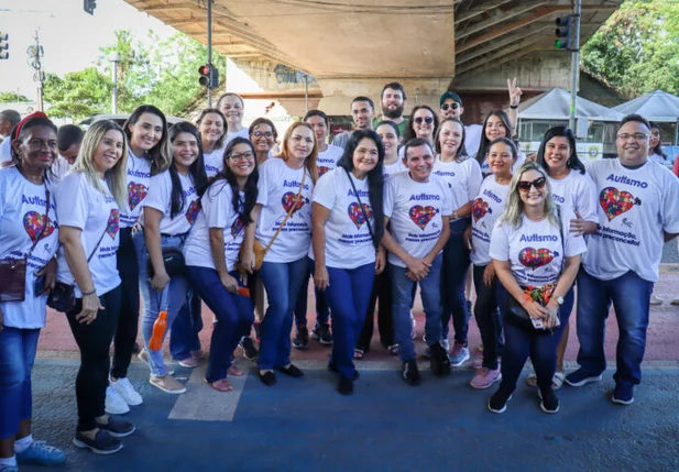 Caminhada ocorreu nesse domingo na Avenida Raul Lopes