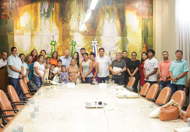 Dr. Pessoa se reuniu com moradores do bairro Pedra Mole