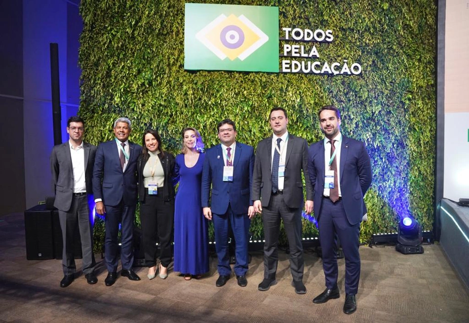 Em Brasília, Rafael destaca a universalização do ensino integral como prioridade na educação