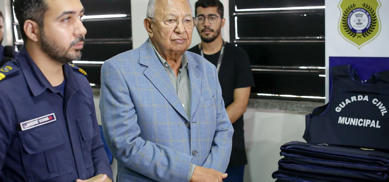 Entrega aconteceu na base da GCM de Teresina