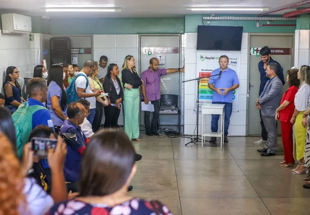 Entrega da primeira etapa da reforma do Hospital Dirceu Arcoverde