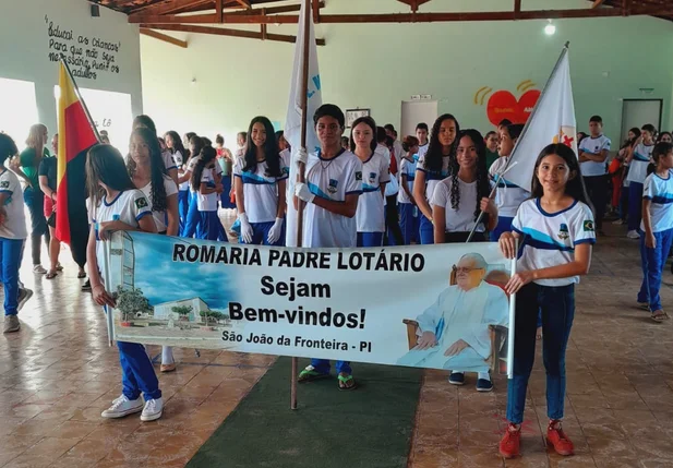 Estudantes na 8ª Romaria do Padre Lotário