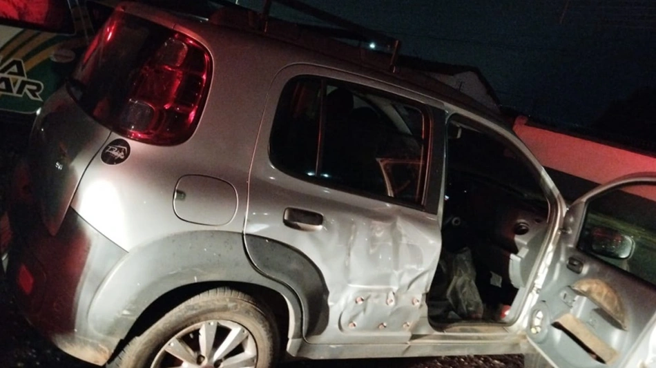 Fiat Uno que os infratores estavam transitando
