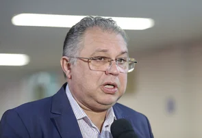 Deputado Florentino Neto é diagnosticado com dengue e suspende agenda