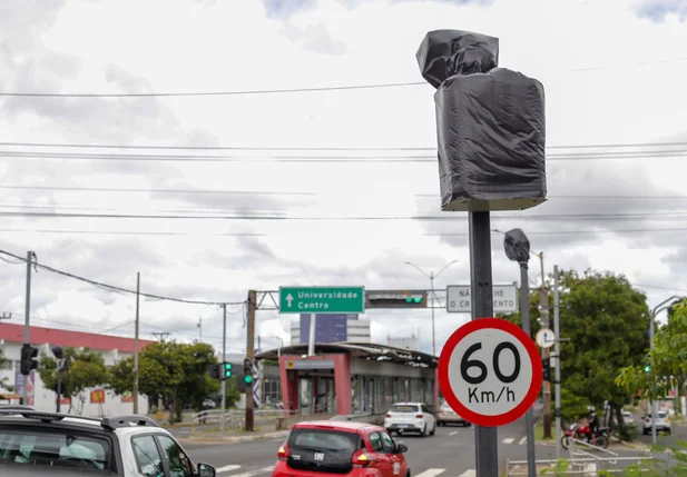 Foram isolados os radares instalados por toda a avenida