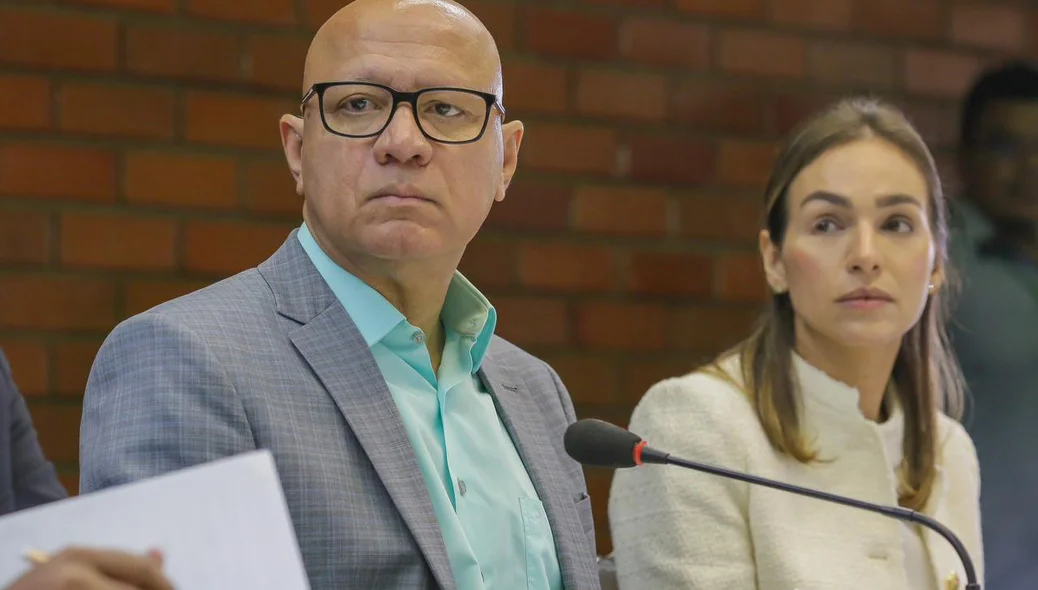 Franzé Silva e Isabel Fonteles durante audiencia pública