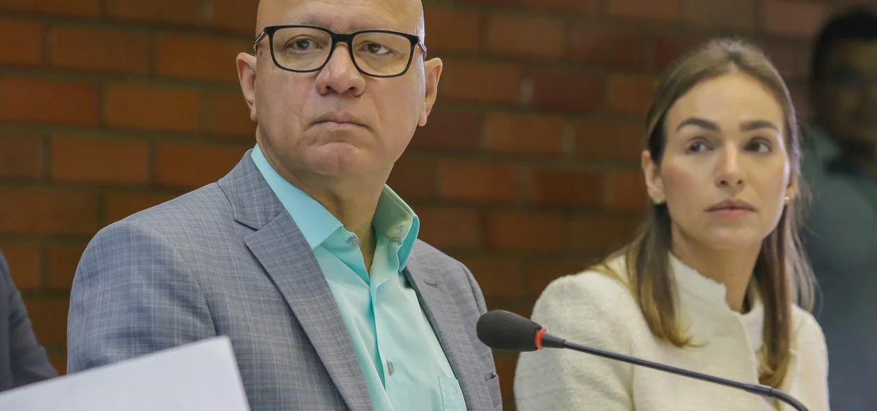 Franzé Silva e Isabel Fonteles durante audiencia pública