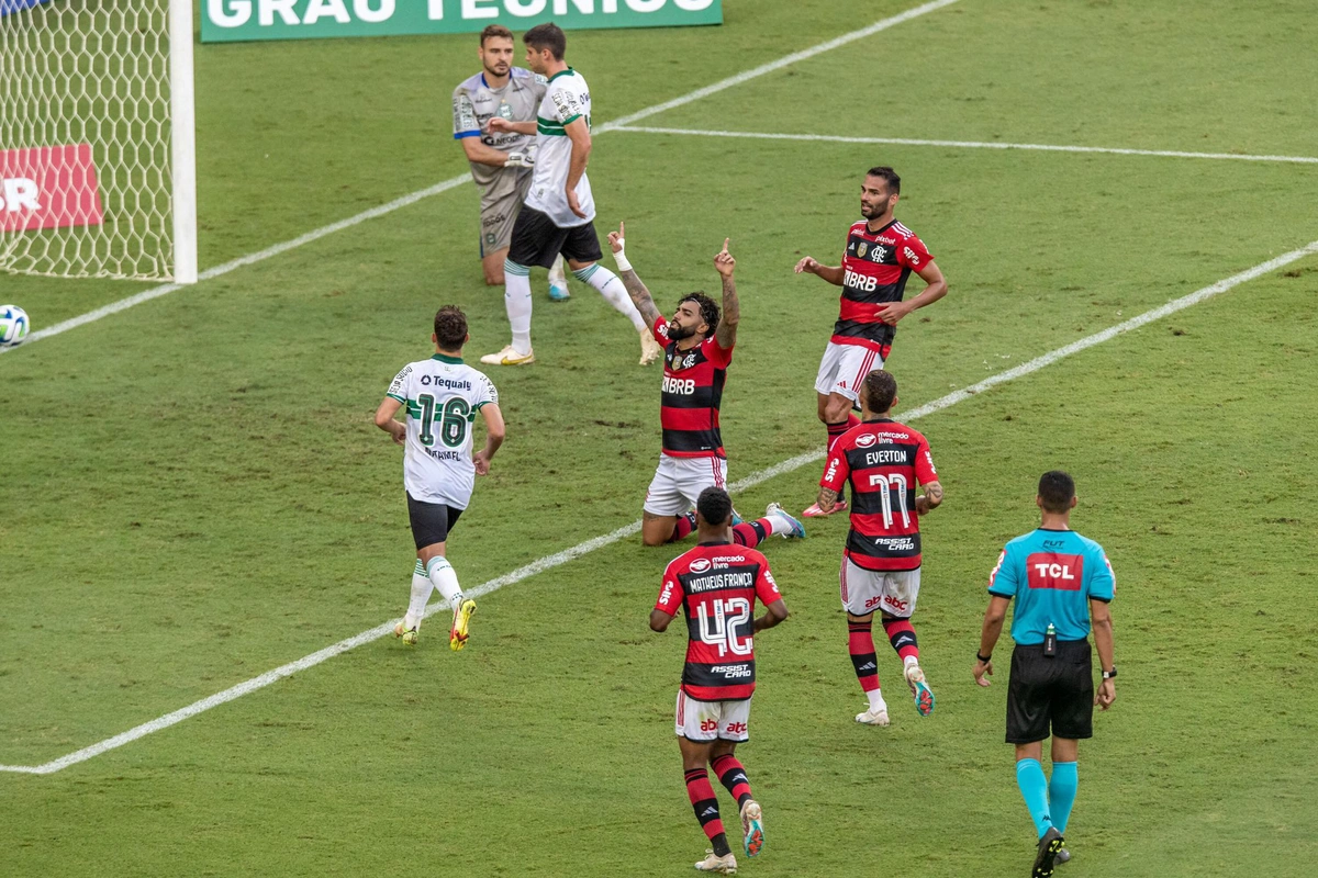 Gabigol marca e encerra jejum de 10 jogos sem gols
