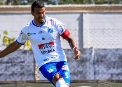 Geandro, volante do Fluminense-PI