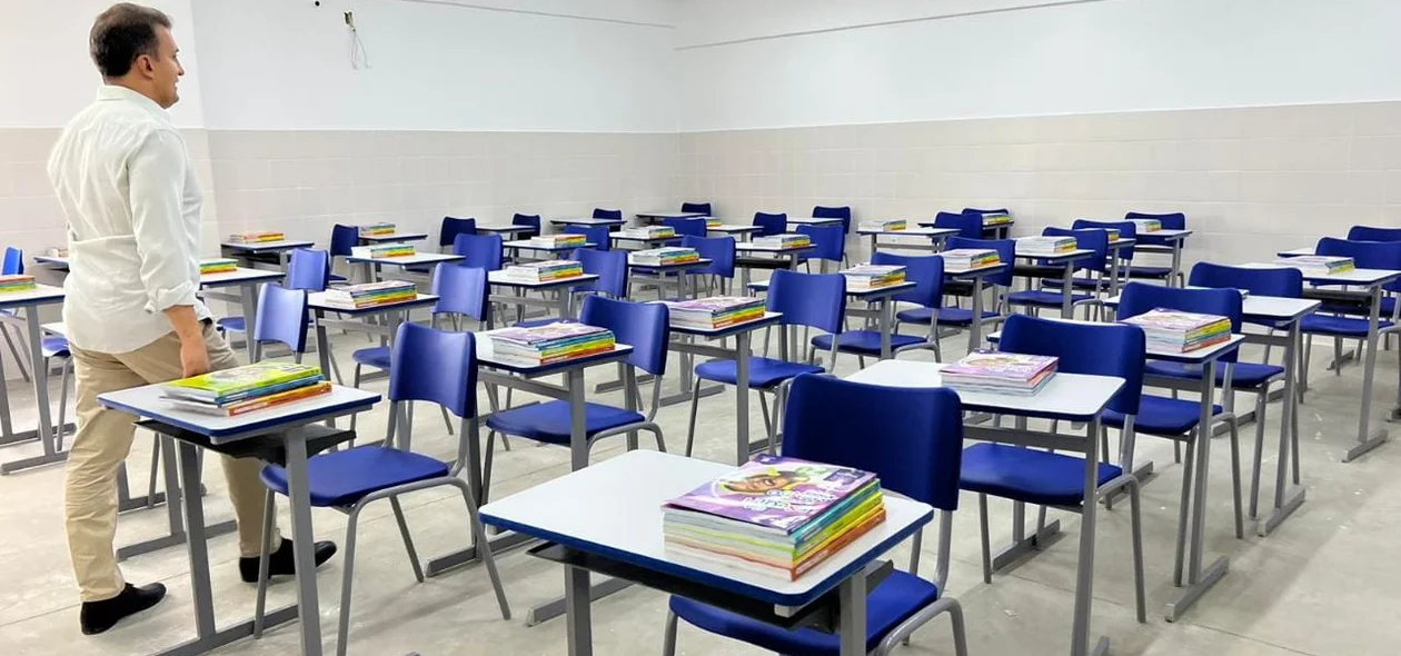 Inauguração de complexo escolar em Curimatá.