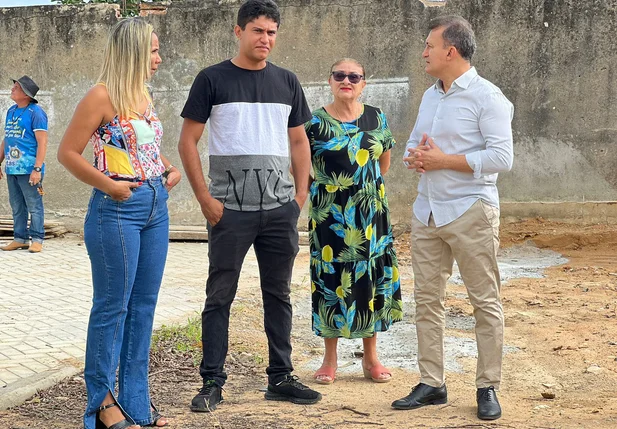 Inauguração de complexo escolar em Curimatá.