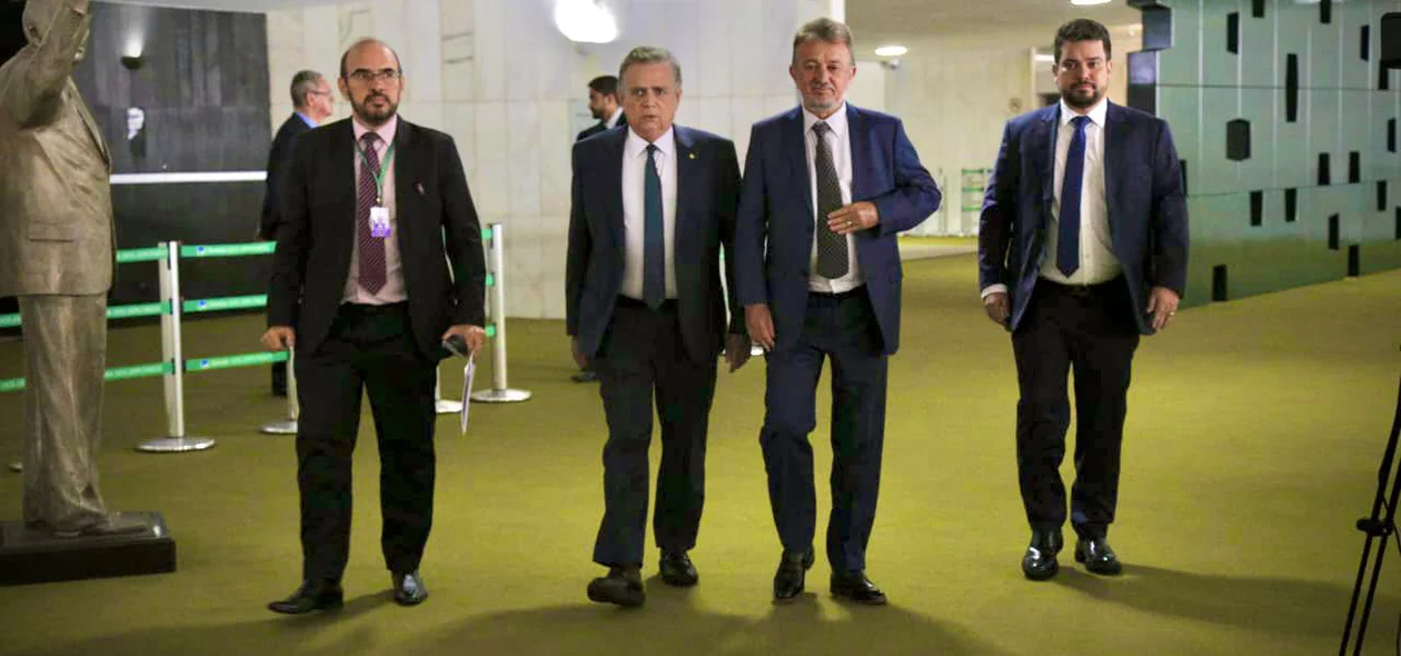 Joãozinho Félix e autoridades em Brasília