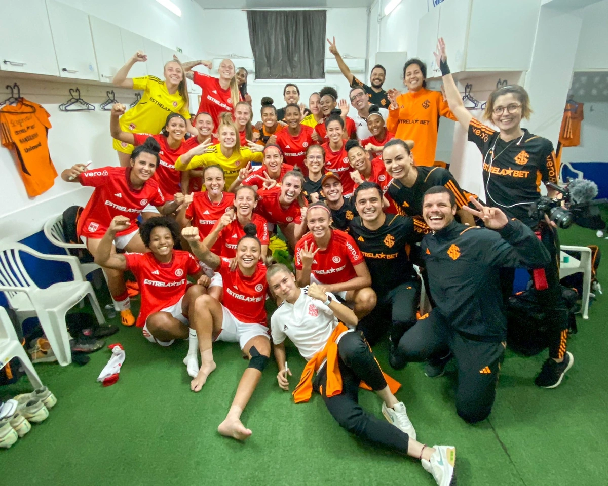 Jogadoras do Internacional comemoram vitória em cima do Corinthians