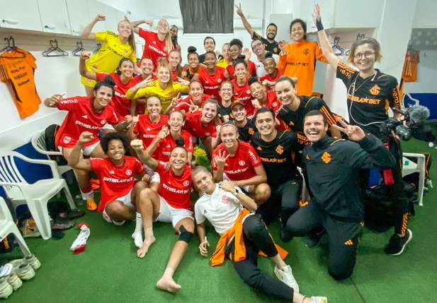 Jogadoras do Internacional comemoram vitória em cima do Corinthians