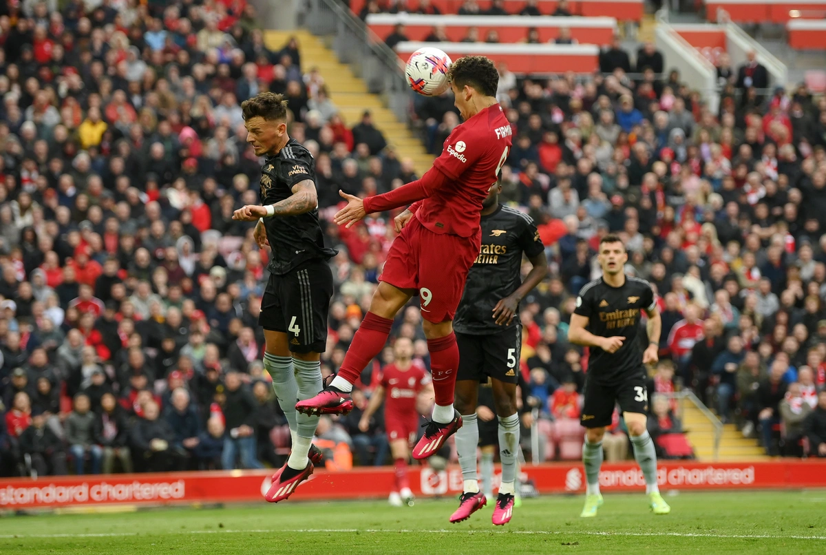 Liverpool e Arsenal empatam pela Premier League