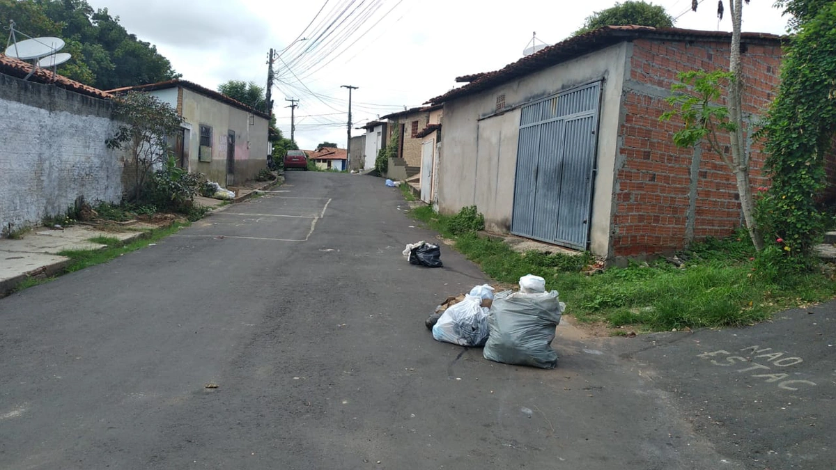 Lixo nas ruas de Teresina