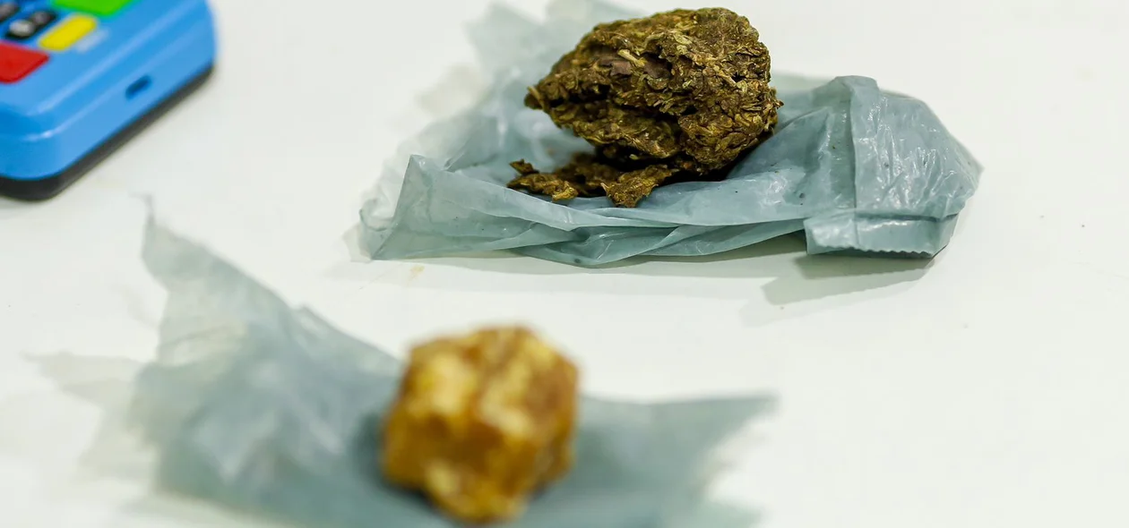 Material foi encontrado com a acusada