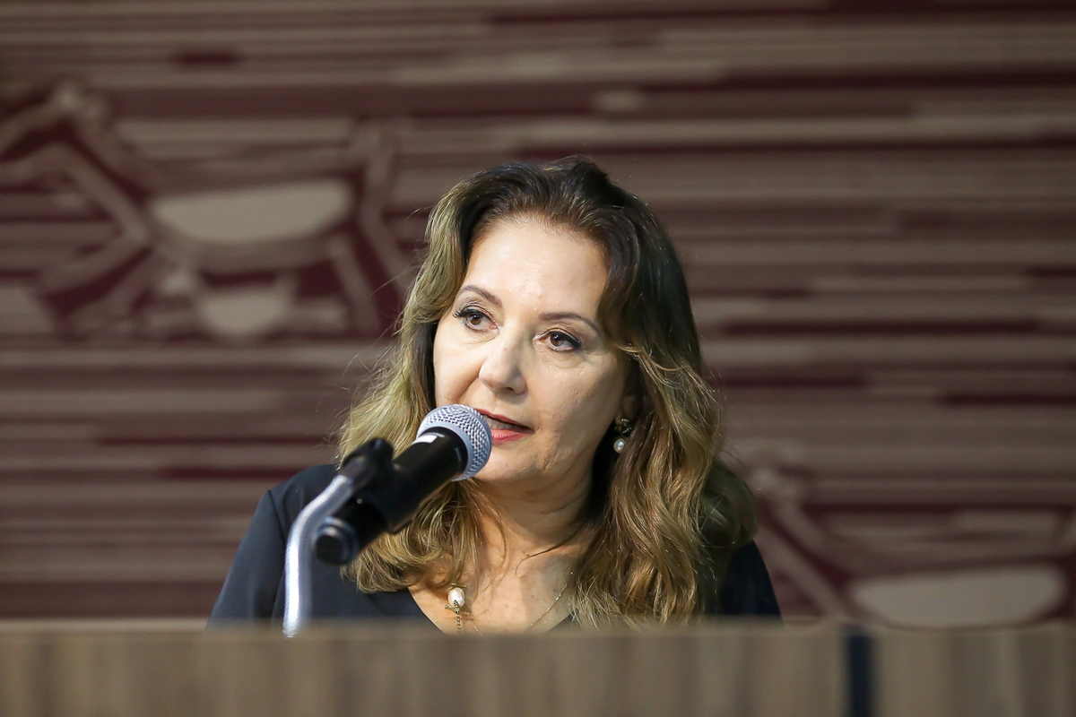 Ministra Liana Chaib
