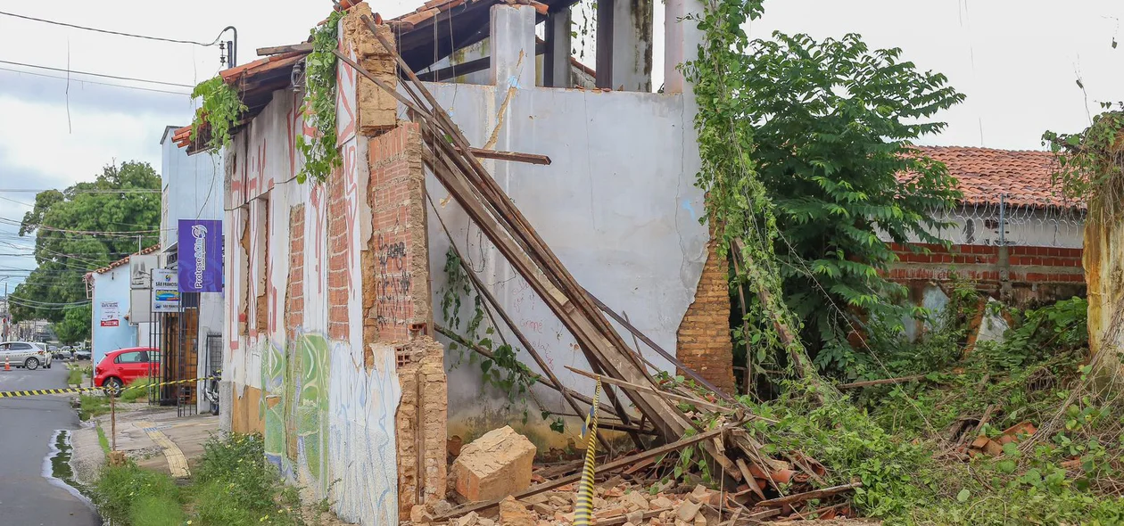 Moradores afirmam que estrutura estava abalada a vários anos