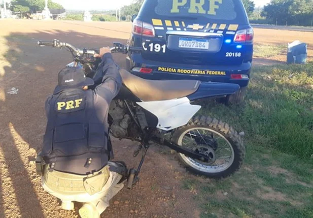 Motocicleta apreendida pela PRF