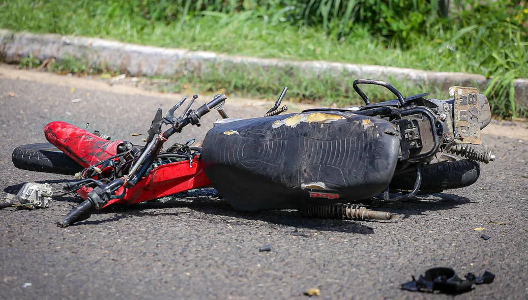 Motocicleta da vítima totalmente destruída