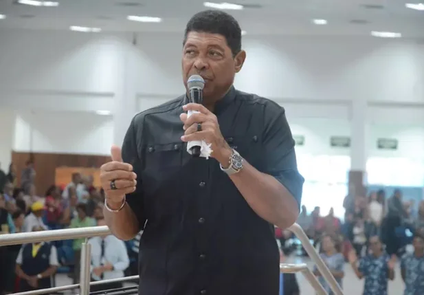 Pastor Valdemiro Santiago fundador da Igreja Mundial do Poder de Deus