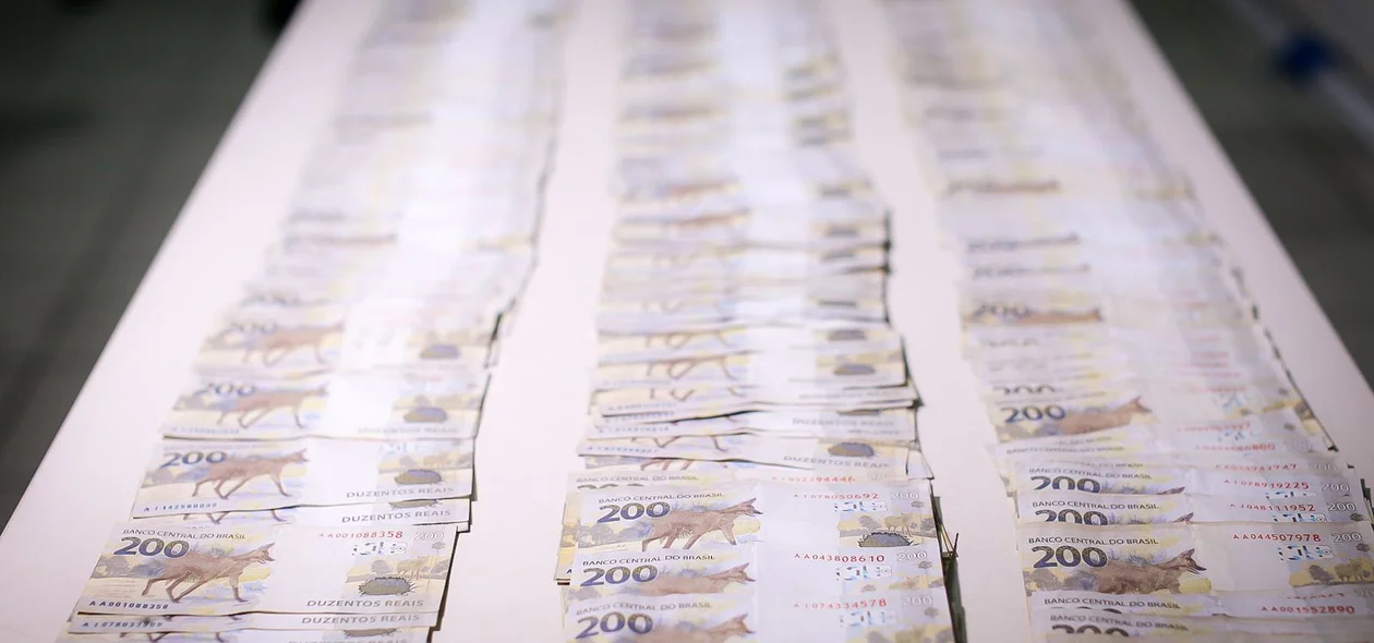 Polícia preendeu R$ 90 mil em cédulas de R$ 200,00