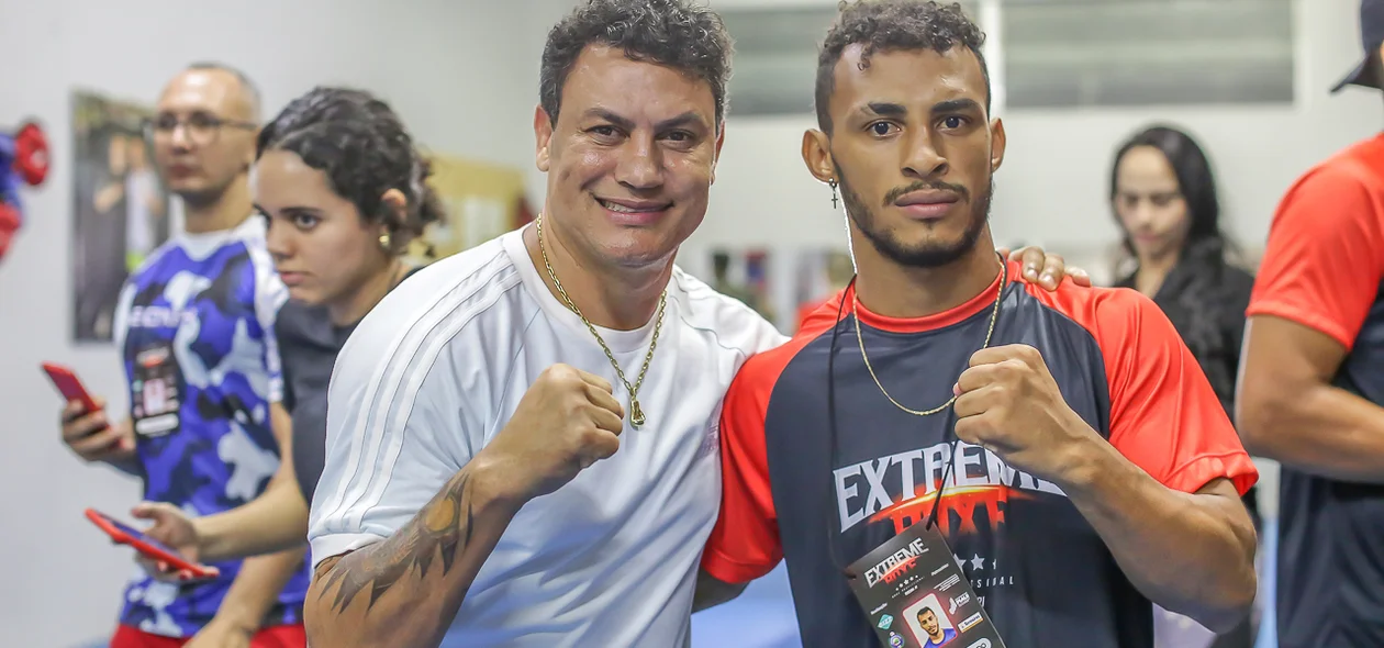 Popó ao lado do atleta Francisco Eduardo