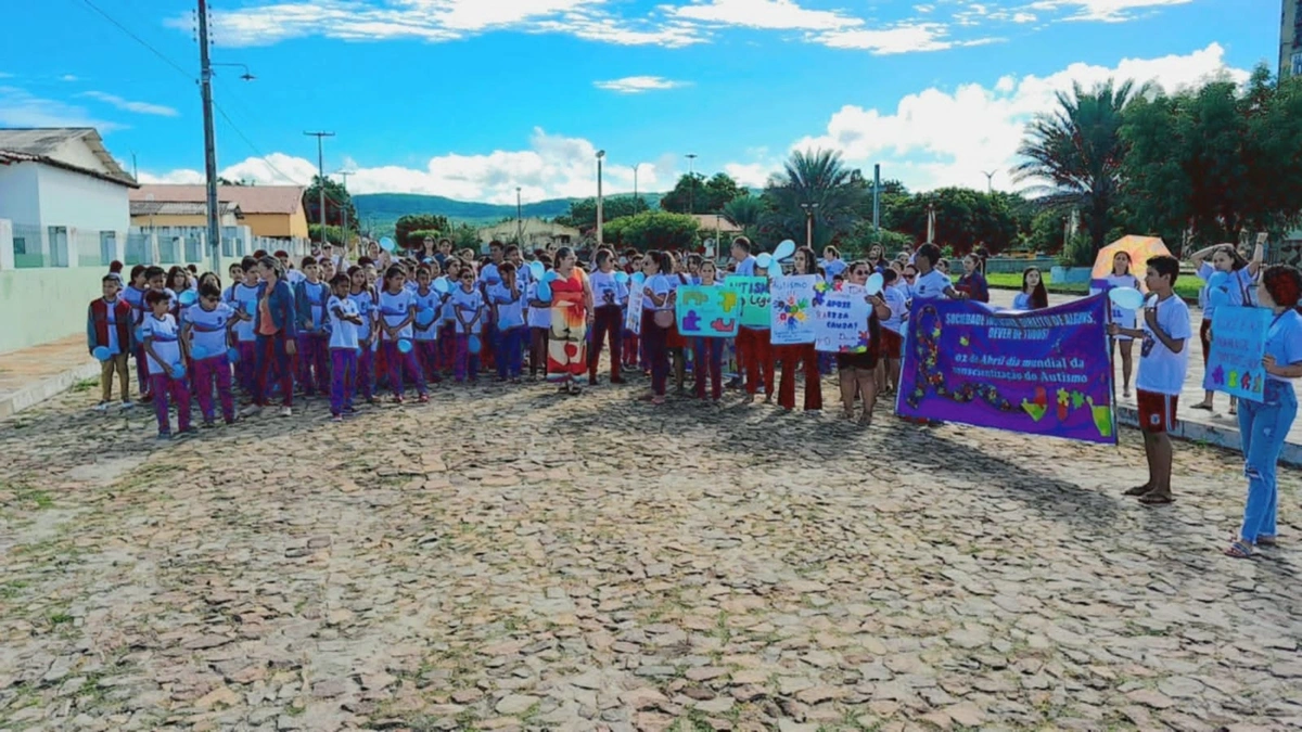 Prefeito de São João da Fronteira realiza caminha sobre conscientização do autismo