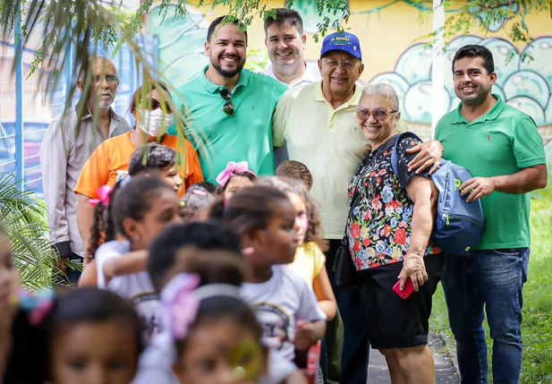 Prefeito Dr.Pessoa e o secretário do Meio Ambiente Luís André se reúnem com família da zona sul