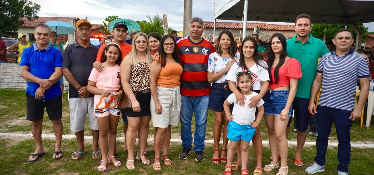 Prefeito Zé Henrique esteve presente durante amistoso