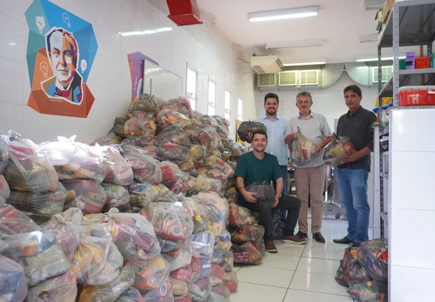 Prefeitura de Campo Maior entrega mais de 2 mil cesta básicas