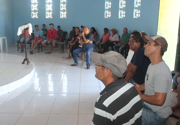 Prefeitura de São João da Fronteira realiza reunião com famílias