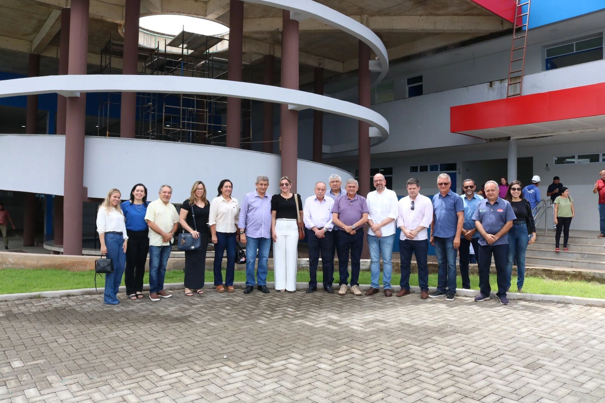 Presidente da FIEPI visita obras da novo SENAI de Teresina