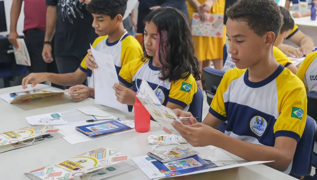 Projeto “Escola na Câmara” levou alunos na Câmara