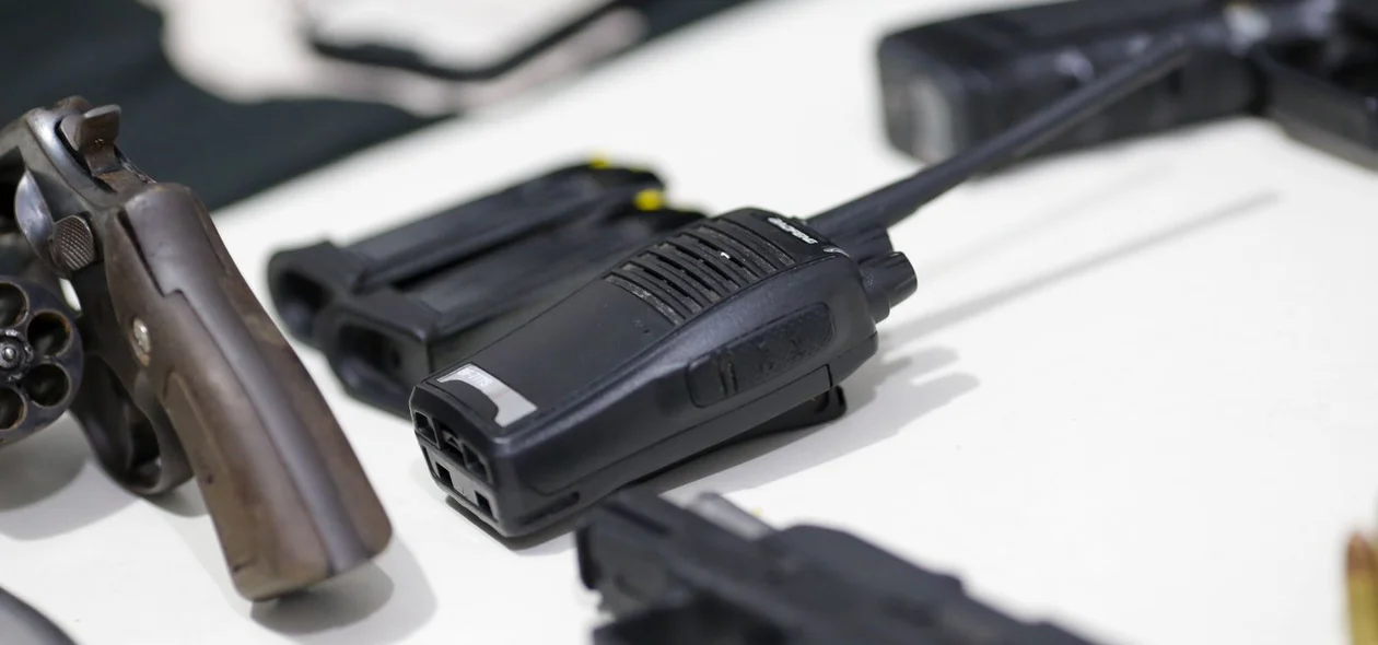 Radios comunicadores dos criminosos