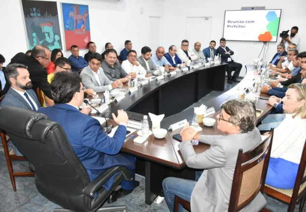 Rafael Fonteles destaca telessaúde em reunião com prefeitos do Vale do Sambito e Entre Rios