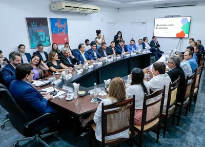Rafael Fonteles reúne mais prefeitos da base aliada