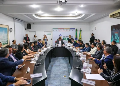 Rafael Fonteles reúne prefeitos