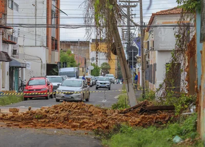 Rua 24 de Janeiro com Desembargador Freitas, Centro de Teresina