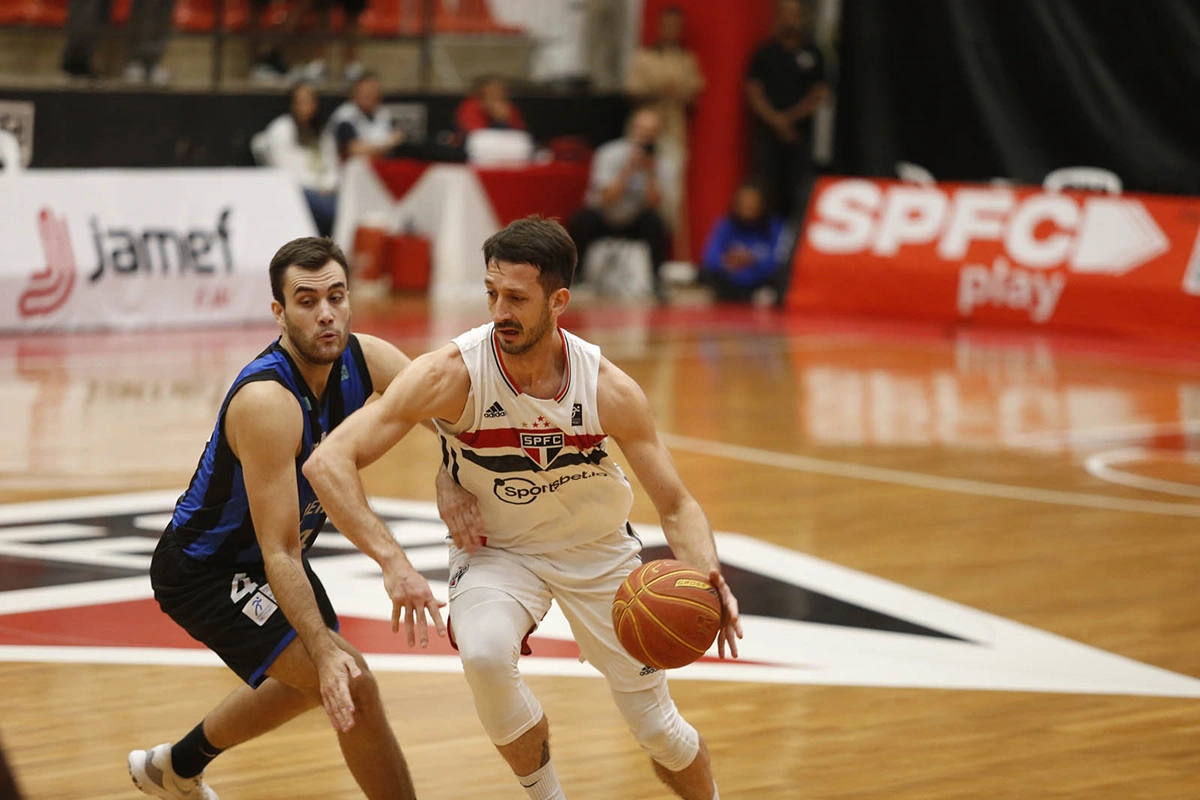 São Paulo e Pinheiros jogaram o primeiro jogo das quartas de final da NBB
