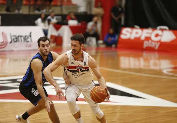 São Paulo e Pinheiros jogaram o primeiro jogo das quartas de final da NBB