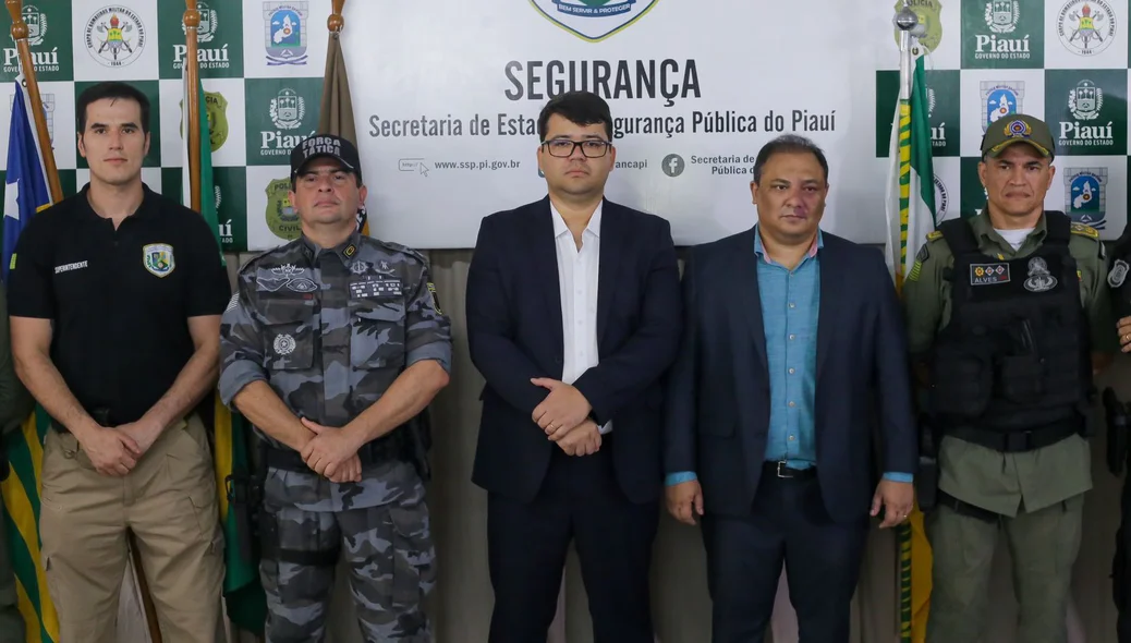 Secretário Chico Lucas durante entrevista coletiva