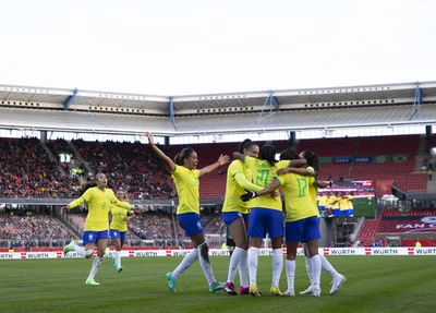 Seleção comemora gol diante da Alemanha