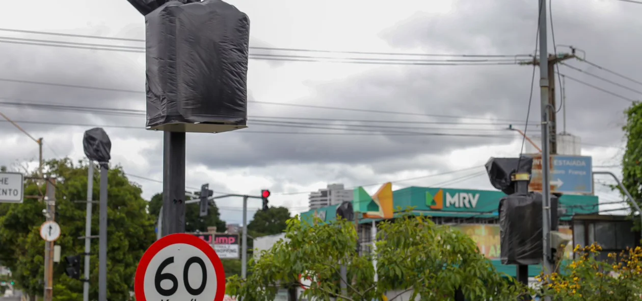 Sensores no cruzamento com a Avenida Homero Castelo Branco