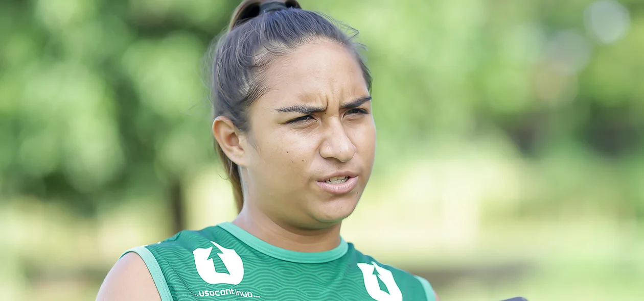 Steffany, zagueira do Tiradentes-PI