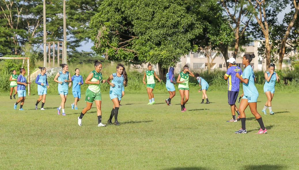 Treino aconteceu no campo do CFAP