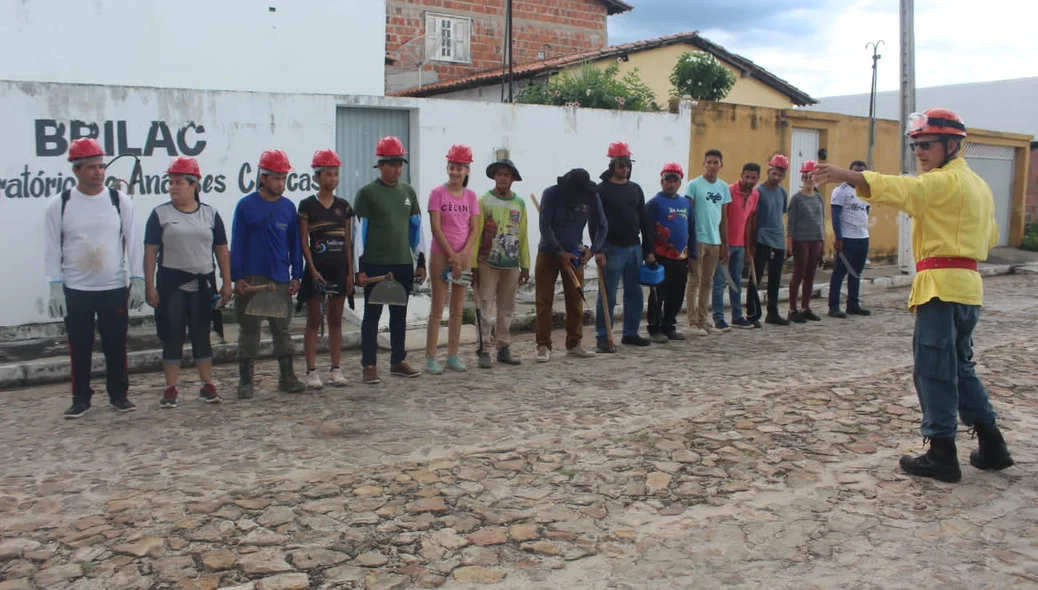 Turma do Curso de Capacitação em Combate a Incêndios Florestais