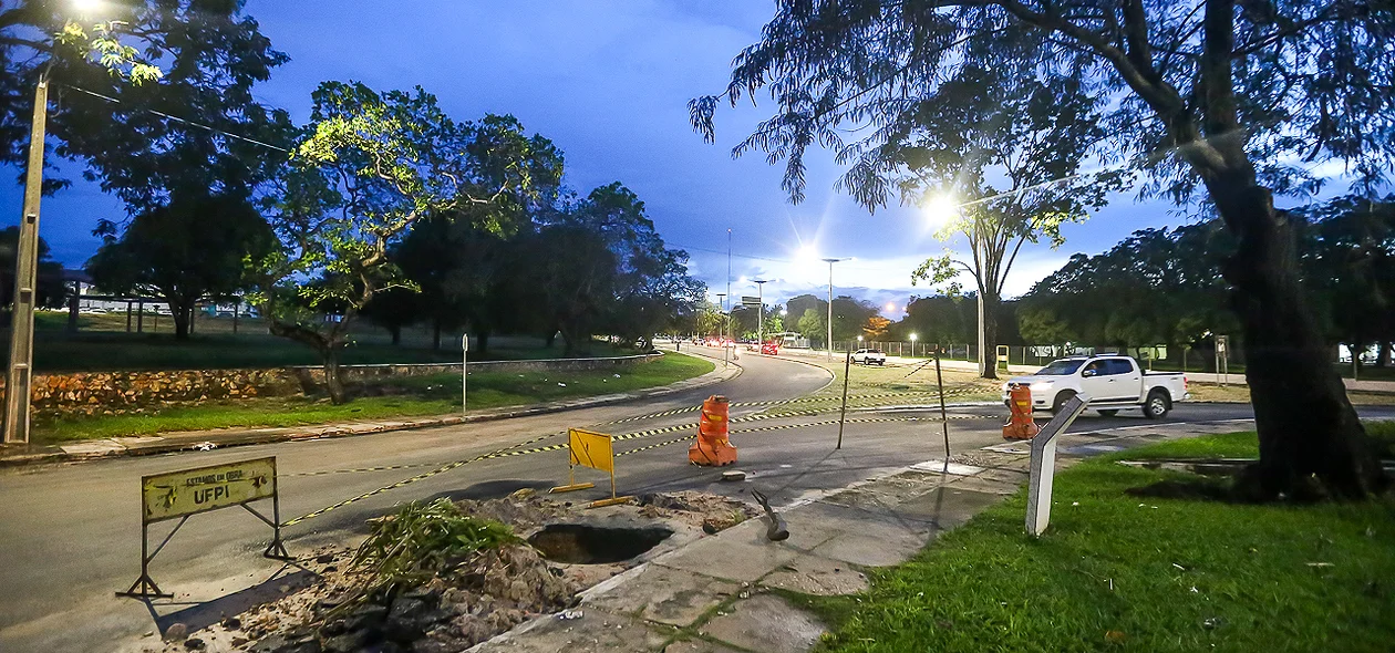 Uma cratera se abriu no balão da Universidade Federal